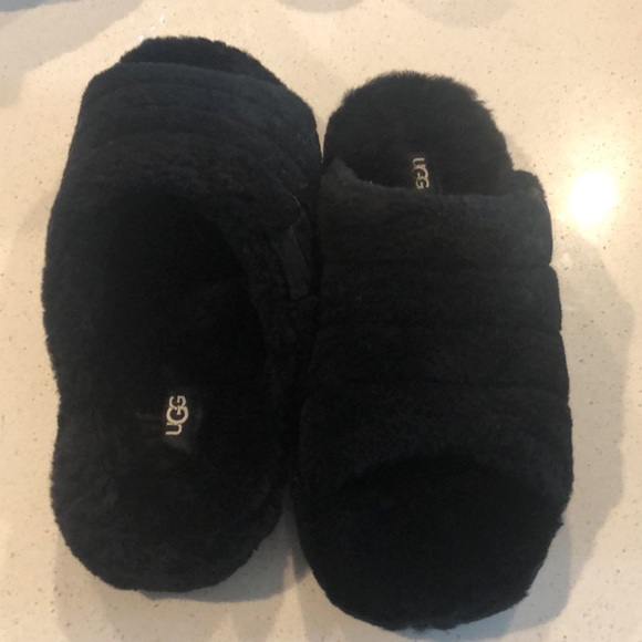 COPY - NEW UGG Black Slippers - Picture 2 of 4